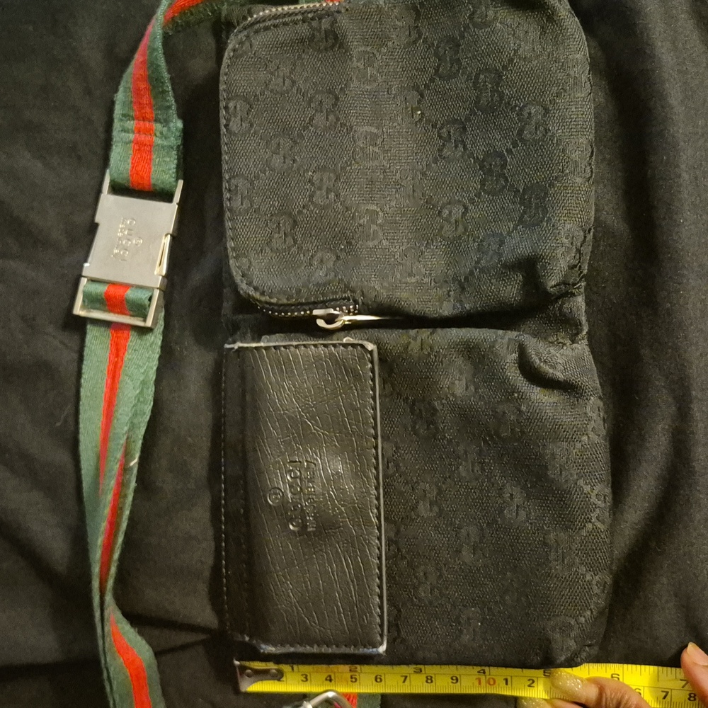 Authentic--Gucci Black Belt Bag with Green and Red Strap - Picture 3 of 12